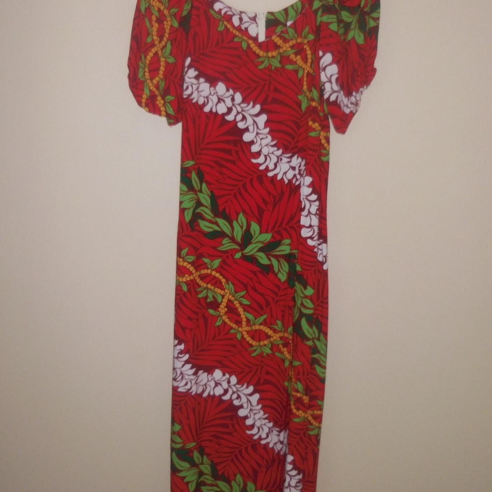 Red Hawaiian size 8 Dress